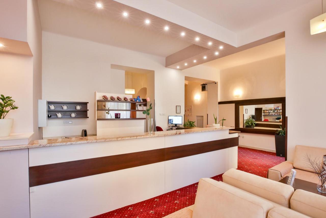 Hotel Tabor Ngoại thất bức ảnh