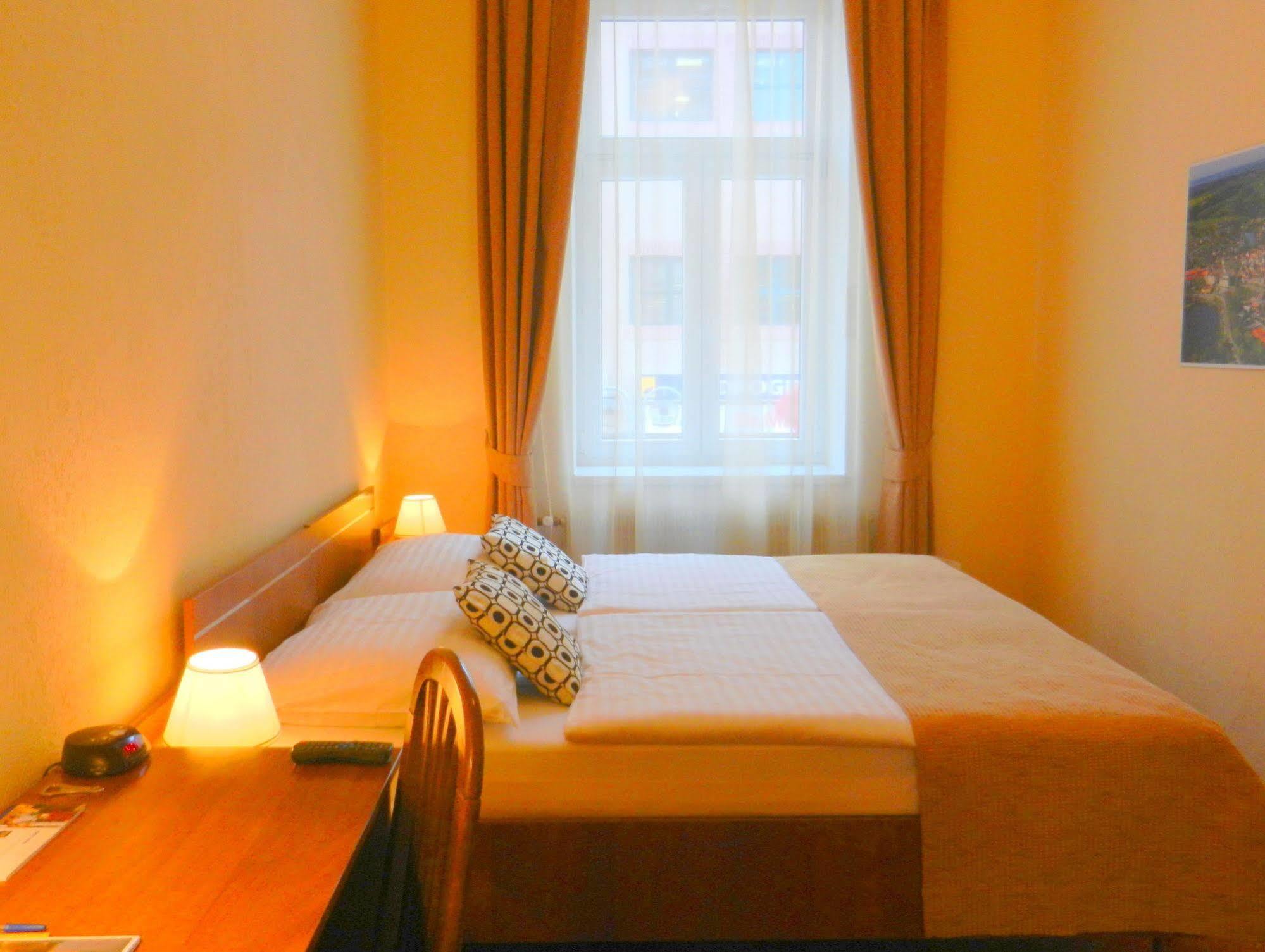 Hotel Tabor Ngoại thất bức ảnh